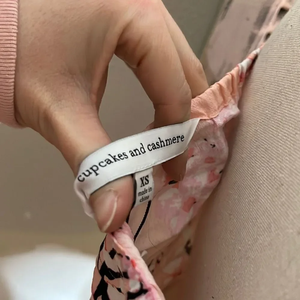 Cupcakes And Cashmere Cherry Blossom Off Shoulder Blouse Crop Top Trim Size Extr - Picture 9 of 11